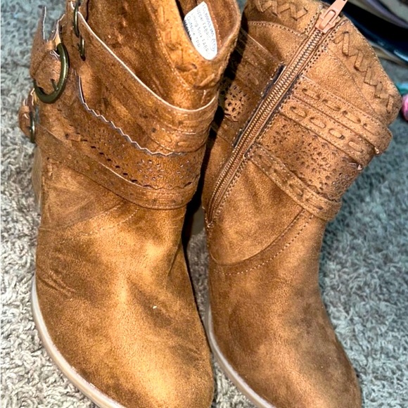 Brown Booties size 10 - Picture 2 of 4